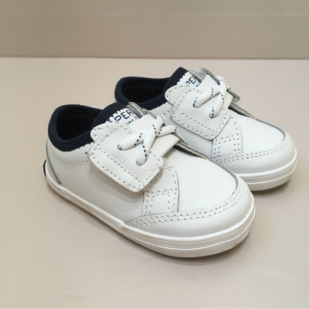 NEW WITHOUT TAGS SPERRY SNEAKERS IN WHITE LEATHER